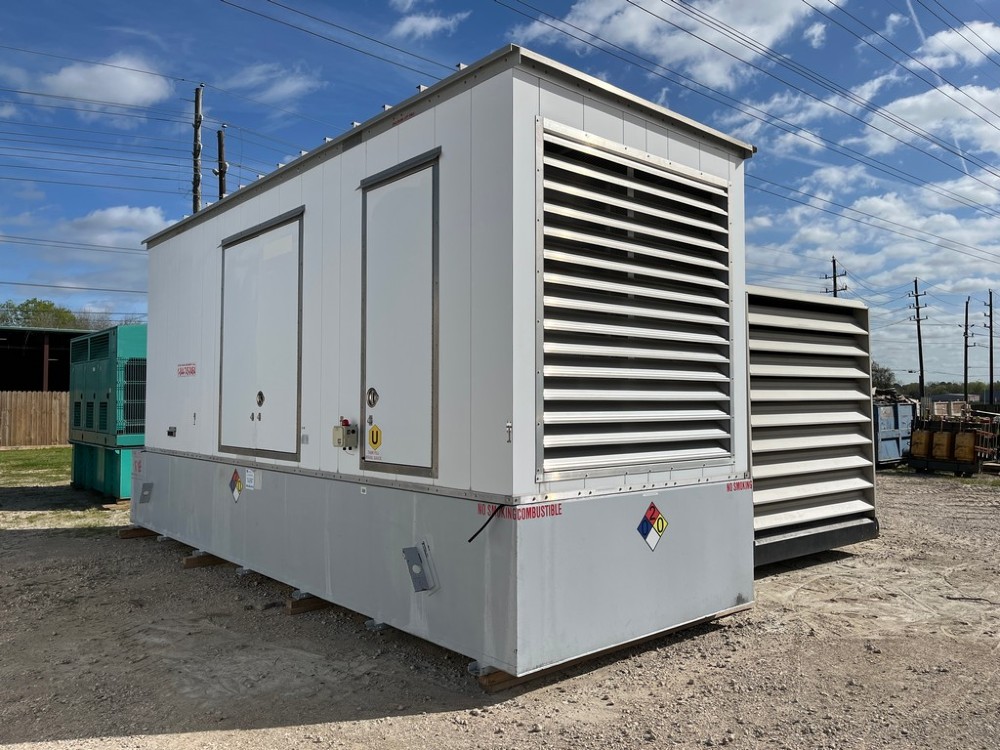 600 KW Cummins #QSK23-G7, generator set, sound enclosed, base tank, 480/277 Volts, Tier 2, 747 hours, 2009 - Image 2