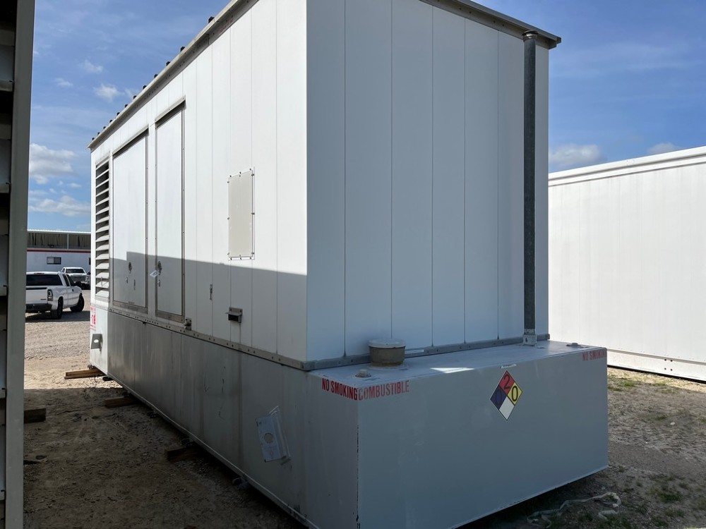 600 KW Cummins #QSK23-G7, generator set, sound enclosed, base tank, 480/277 Volts, Tier 2, 747 hours, 2009 - Image 4