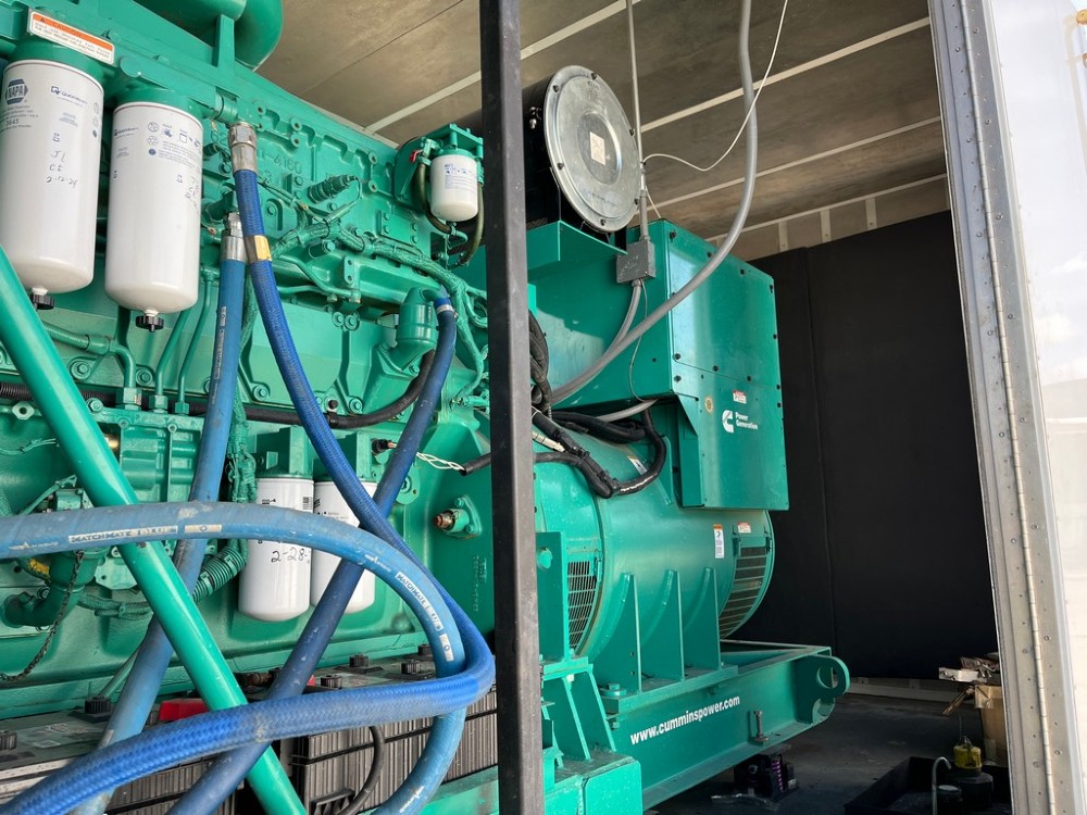 600 KW Cummins #QSK23-G7, generator set, sound enclosed, base tank, 480/277 Volts, Tier 2, 747 hours, 2009 - Image 9
