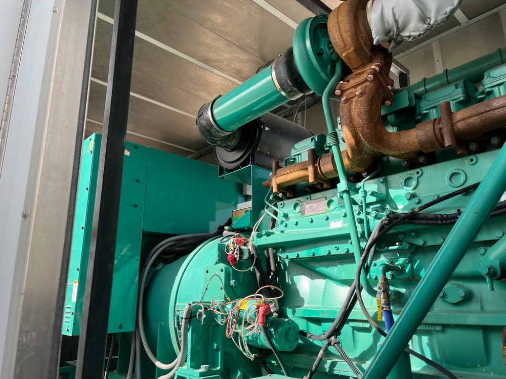 600 KW Cummins #QSK23-G7, generator set, sound enclosed, base tank, 480/277 Volts, Tier 2, 747 hours, 2009 - Image 10