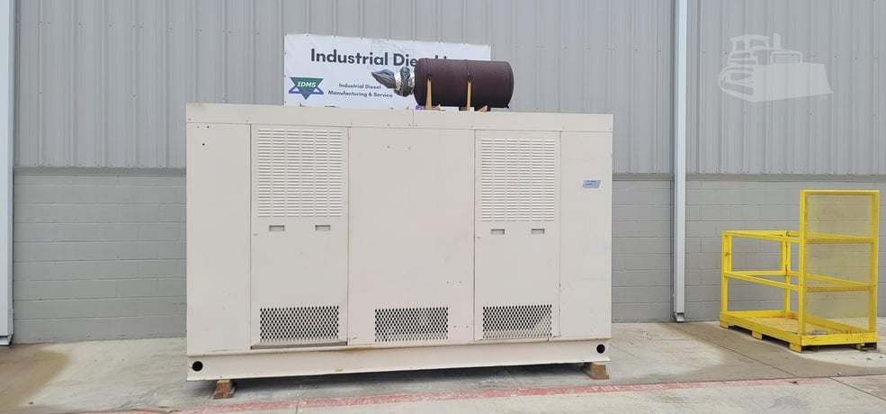 200 KW Kato light, diesel generator set, 120/208 Volts, 3-phase, 524 hours, Detroit Diesel 6-71 engine - Image 1