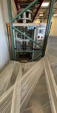 Indumak #MG-1000 CGS vertical form fill and seal bagger, volumetric filler, incline conveyor, 2016 - Image 4