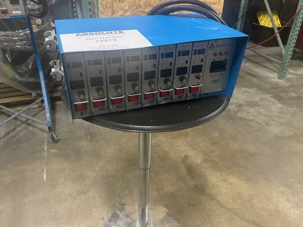 8-Zone hot runner controller - Image 1