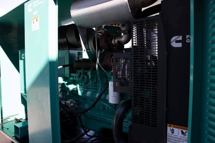 150 KW Cummins #DSGAC, diesel generator, weatherproof enclosure, 24 hr base tank, EPA Tier 3, 235 hours, 2007 - Image 7