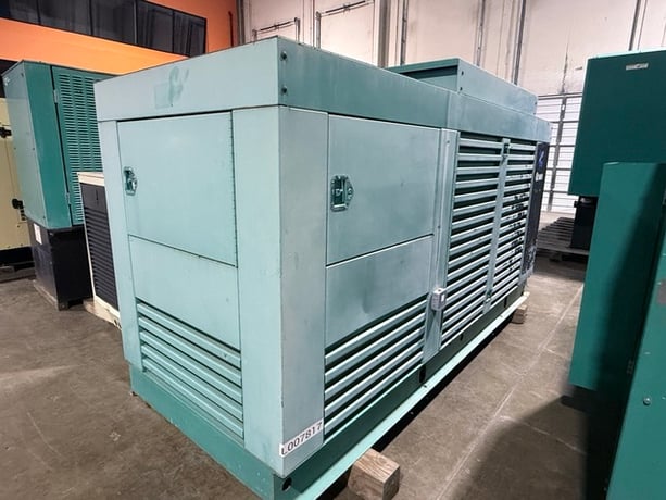 250 KW Cummins #250DFAC, diesel generator, 480 Volts, 540 hours, encl, 1998 - Image 1