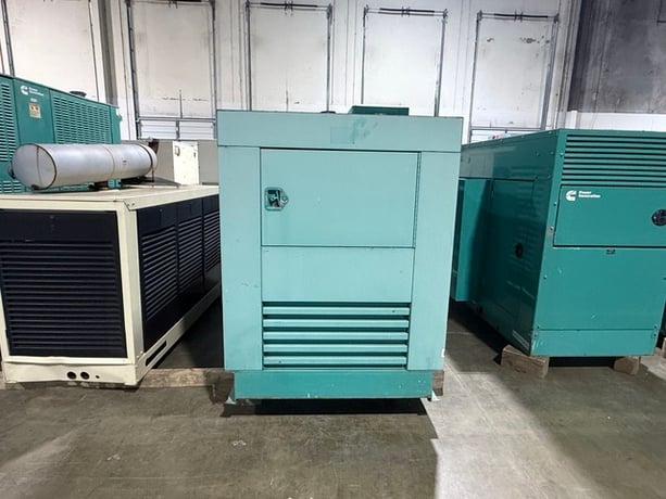 250 KW Cummins #250DFAC, diesel generator, 480 Volts, 540 hours, encl, 1998 - Image 4