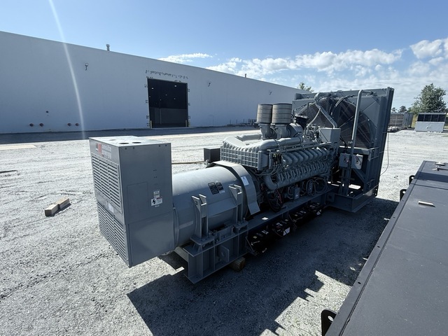2500 kW MTU #2500SXC6DT2, Generator, 4160 Volts, 2009 - Image 4