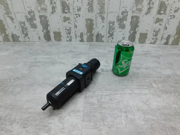 3/8" Dixon Wilkerson #B18-03A, Filter Regulator, 158 scfm, 3/8" port, 150 psig, -13 F to 125&deg;F Temp, New - Image 1