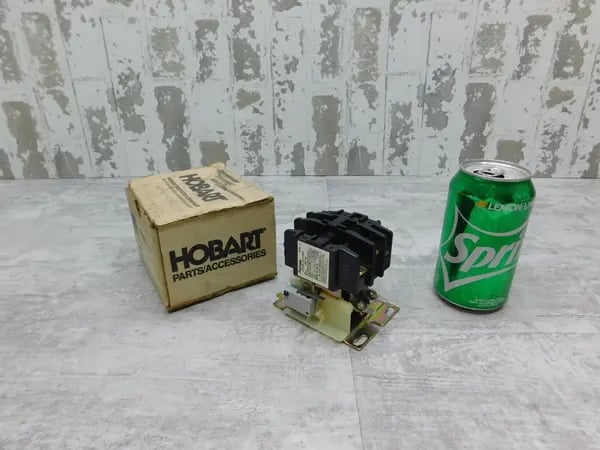 Furnas, Definite Purpose Controller Contactor, Series A, 1 & 3 Phase, 30 FLA, 1.5-7.5 HP, 120-600 V, New - Image 1