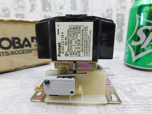 Furnas, Definite Purpose Controller Contactor, Series A, 1 & 3 Phase, 30 FLA, 1.5-7.5 HP, 120-600 V, New - Image 2