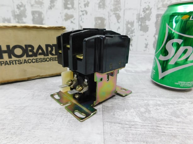 Furnas, Definite Purpose Controller Contactor, Series A, 1 & 3 Phase, 30 FLA, 1.5-7.5 HP, 120-600 V, New - Image 3