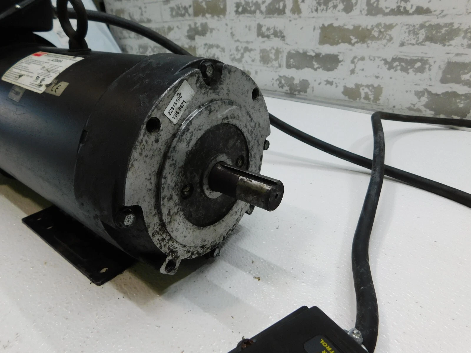 2 HP 1750 RPM Dayton, DC Permanent Magnet Motor w/Speed Control, Frame 143/5TC, 9.5 Amps, 180 VA, Used - Image 2