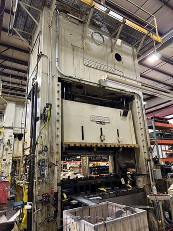 300 Ton, Clearing #S2-300-96-60, 24" stroke, 49.5" Shut Height, 16" adjustment, 96" x 60" bed, 10 SPM - Image 2