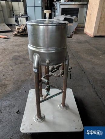 5 gallon Groen #5SP, Kettle, Stainless Steel, jacketed for 45 psi at 650° f, on legs - Image 5