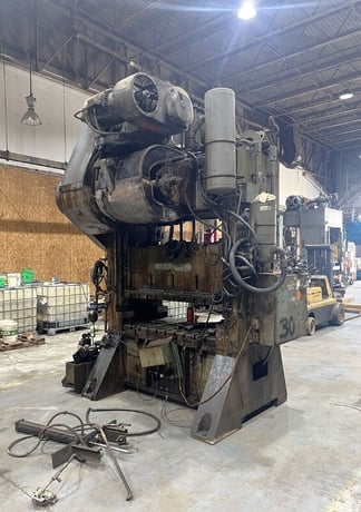 100 Ton, USI Clearing #S2-100-60-36, press, 8" stroke, 60" x 36" bed area - Image 4