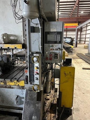 250 Ton, Blow #SC2-250-84-42, straight side twin end backshaft driven mechanical press, 1990 - Image 2