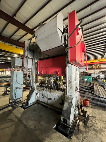 250 Ton, Blow #SC2-250-84-60, straight side twin end backshaft driven mechanical press, 1997 - Image 1