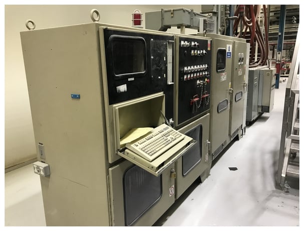 Brown #B4042 thermoforming line, 40" x 42", 6" daylight, w/ former & T340 trim press. 1996 - Image 4