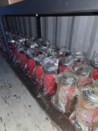 Lot of Single Auction Locknut Hydraulic Cylinders, 50 MT jack capacity - Image 1