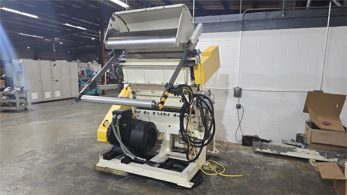 50.4" x 19.3" Tria #120-49, pull roll granulator, 75 HP, 5 fly knives 2 bed knives, 2003 - Image 5