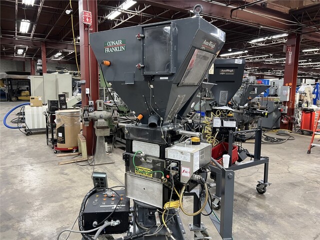 Maguire #WSB-220, 2 component gravimetric blender, 1000 lb/hr, additive auger feeder - Image 1
