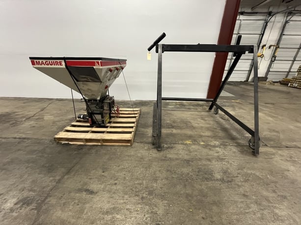 Maguire #WSB-160T, 6 component gravimetric blender, 425 lb/hr, 56" discharge height, Control & stand, 2003 - Image 1