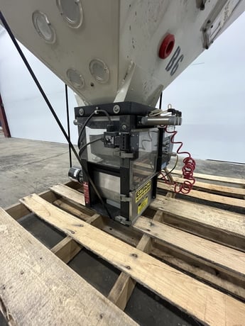 Maguire #WSB-160T, 6 component gravimetric blender, 425 lb/hr, 56" discharge height, Control & stand, 2003 - Image 7