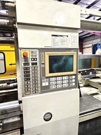 390 Ton, 41 oz., Toshiba #ISG-390, horizontal injection molder, 28.7" x 28.7" tie bar spacing, 49.2" - Image 4