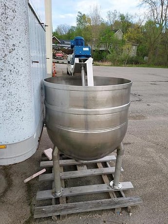 250 gallon Groen, Stainless Steel direct steam kettle w/new INA single agitation & scrape assembly, 90 psi - Image 4
