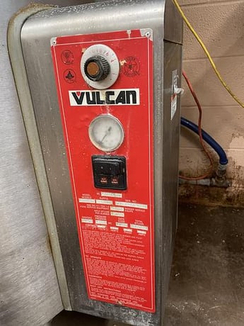 150 gallon Vulcan #GT150E, Natural Gas self contained insulated steam kettle w/agitator, 2002 - Image 3