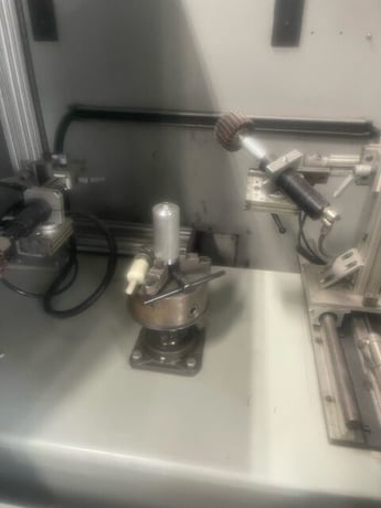 Cleveland #1001, deburring machine, 120 V., 10 Amps., .25 HP, 2 grinding heads, 2012 - Image 3