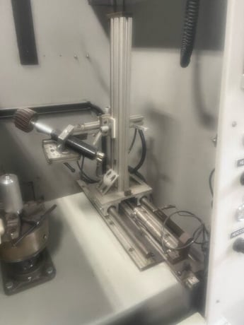 Cleveland #1001, deburring machine, 120 V., 10 Amps., .25 HP, 2 grinding heads, 2012 - Image 4