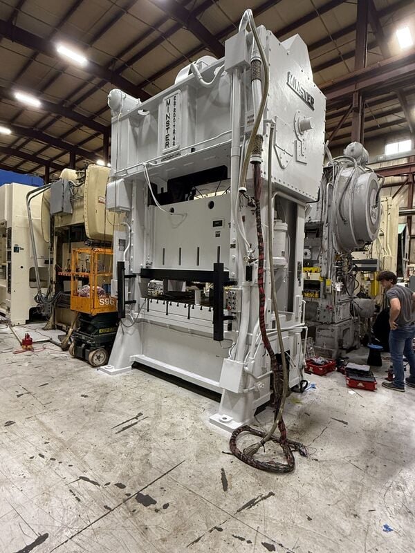 200 Ton, Minster Hevistamper #E2D-200, straight side double crank, 8" stroke, 31" Shut Height, 6" adj., 71" - Image 3
