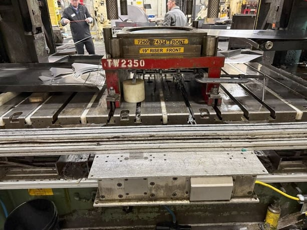 300 Ton, Minster Hevistamper #E2-300-84-48, 12" stroke, 30" Shut Height, 6" adj., 84" x48" bed, 80 SPM, air - Image 9