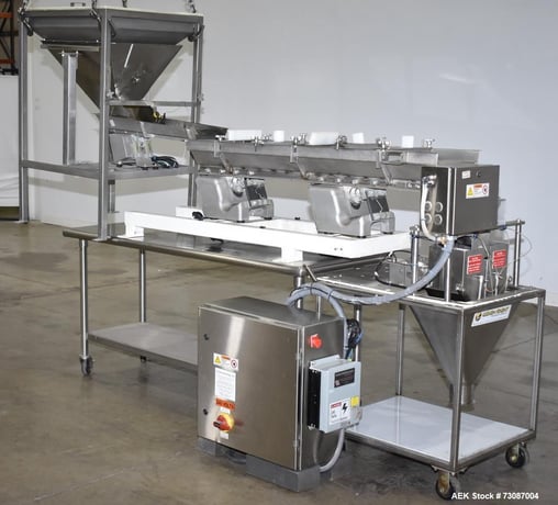 Weigh Right #IQ-SHUTTLE SP, Linear Bulk Dribble Scale. Infeed hopper with Syntron model BF-2-B magnetic - Image 1