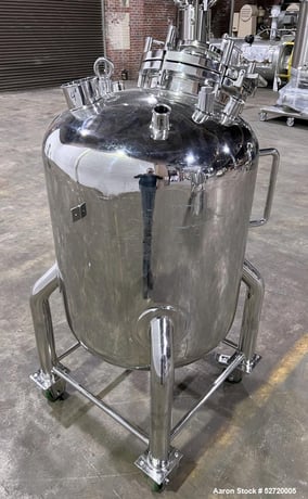 68.6 gallon Olsa, 250 Liter Vertical 316L Stainless Steel Pressure Tank, Vertical, 7.55" (700mm) diameter x - Image 5