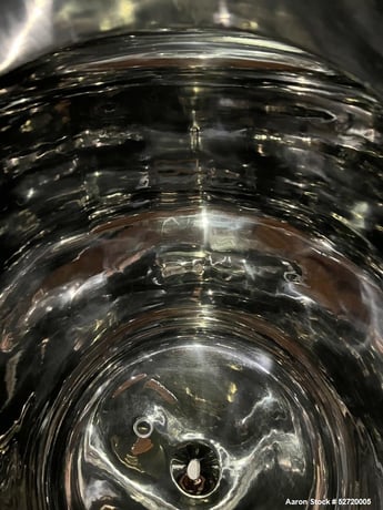 68.6 gallon Olsa, 250 Liter Vertical 316L Stainless Steel Pressure Tank, Vertical, 7.55" (700mm) diameter x - Image 7