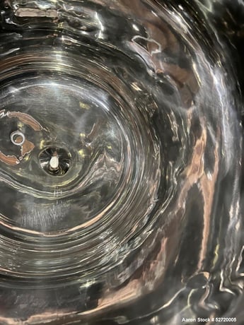 68.6 gallon Olsa, 250 Liter Vertical 316L Stainless Steel Pressure Tank, Vertical, 7.55" (700mm) diameter x - Image 10