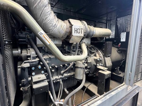 200 KW Generac #SD0200GG178.7D18HPSY3, diesel generator, sound attenuated enclosure, 120/08 Volts, 2016 - Image 10