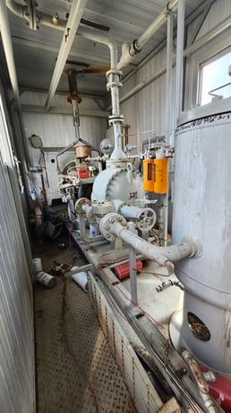 230 HP Mycom #G160S-M, screw compressor, 1-stage, Chev 454, 1999 - Image 9