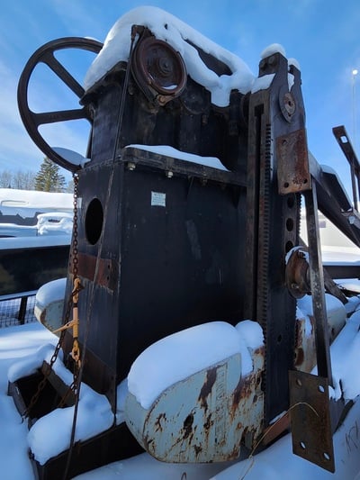 320 Legrand #320-173-144, pump jack - Image 3