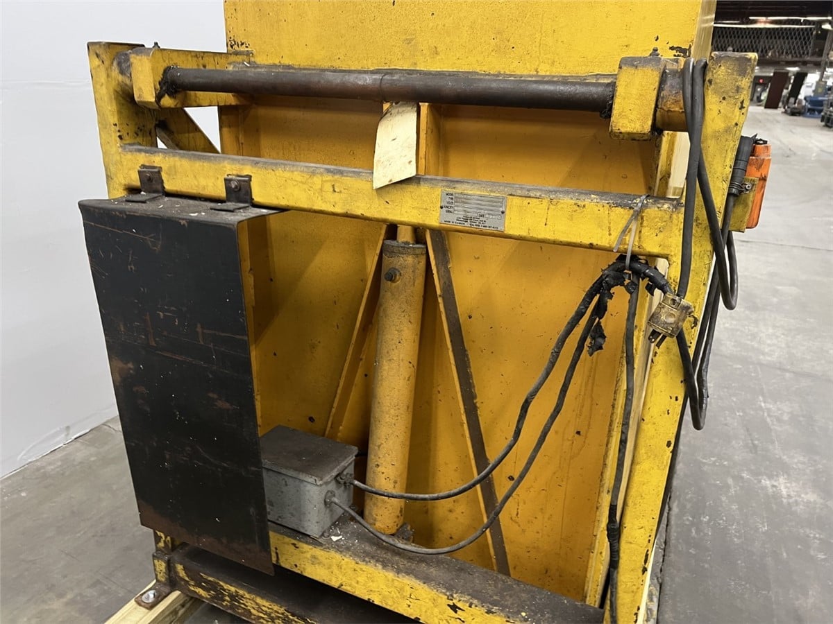 Econo Lift #SD48-20, Dumper, 2000 lb. capacity, 36" Size, 48" Tip height, 67" Overall Height, 1 HP, 110 V - Image 9