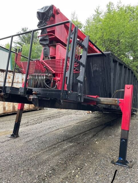 Peterson #PL3, 24 yard skid mounted grapple loader, barn doors, can be operated externally from both sides - Image 4
