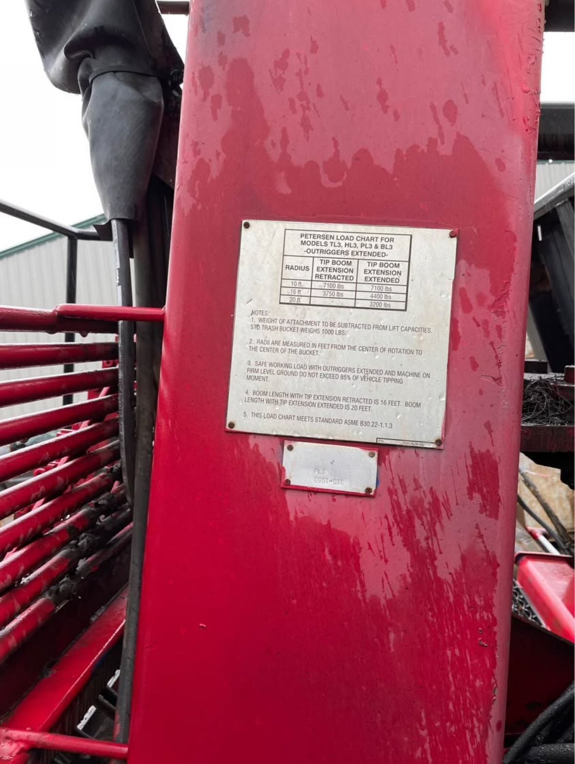Peterson #PL3, 24 yard skid mounted grapple loader, barn doors, can be operated externally from both sides - Image 6
