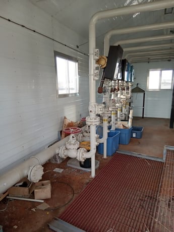 25' x 14' x 12' Equipment Building, 6 well header package, 1996 - Image 4