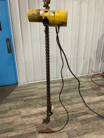 2 Ton, Budgit, power chain hoist, 10' lift, 220/440 V., 3 phase - Image 5