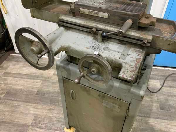 6" x 12" Harig #612, hand feed horizontal surface grinder, 7" x 1/2" grinding wheel, magnetic Control, 2 HP - Image 3