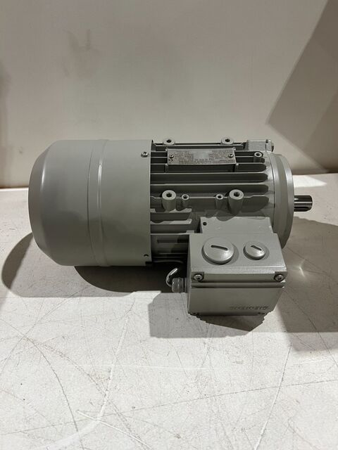 .86 HP KW RPM 1695 Siemens #1LA70834AA12-Z, Motor, 3 Phase, 50/60 Hz, 1.80 Amps, 440/480 Volts - Image 3