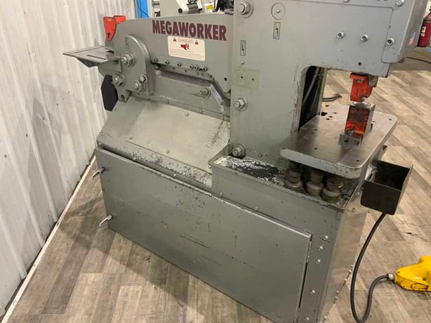 5" x 5" x 3/8" Mega, Piranha #MW35, hydraulic ironworker, 35 ton, electric foot pedal, 5 HP - Image 6
