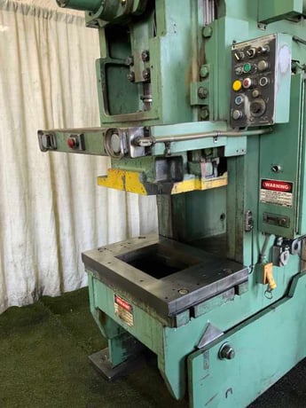 60 Ton, Niagara #E-60, OBI press, 6" stroke, 15-1/2" Shut Height, dual palm buttons, 60 SPM, 5 HP - Image 2